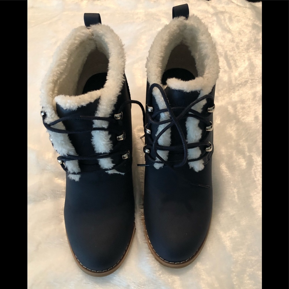 Nautica Gavina Women's Fur Lined Wedge Ankle Bootie